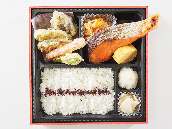 銀鮭塩焼きと季節の野菜天ぷら御膳