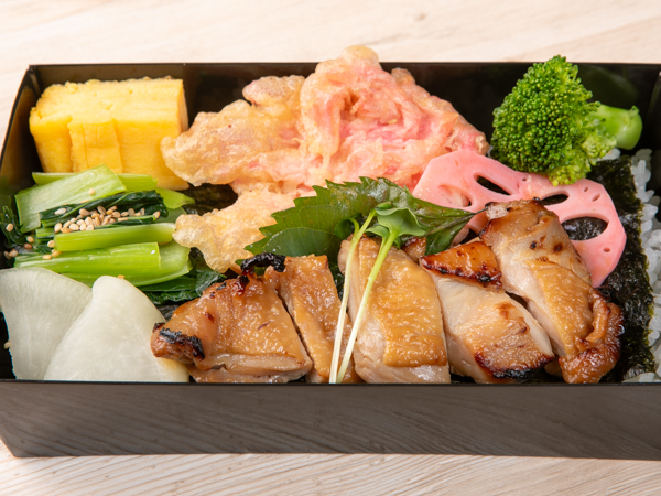 鶏もも蜂蜜焼きと５種の総菜海苔弁当