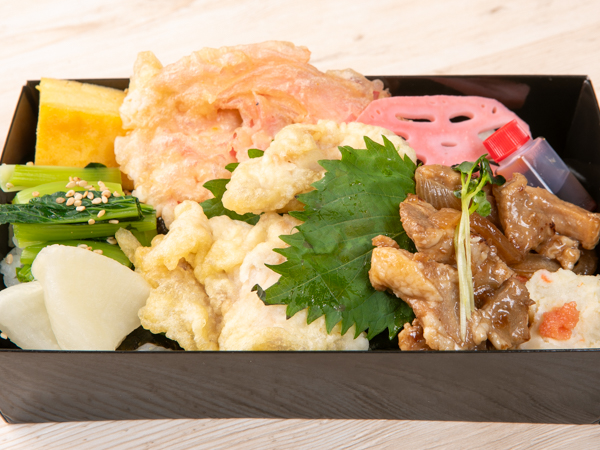 藻塩仕込みの鶏天と三元豚生姜焼きの海苔弁当