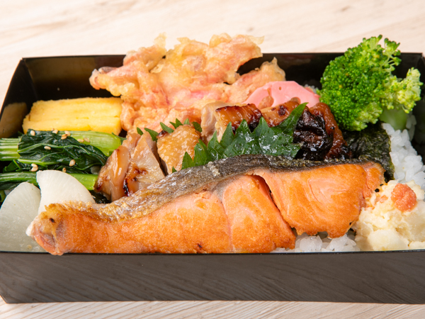 鶏もも蜂蜜焼きと銀鮭塩焼きの海苔弁当