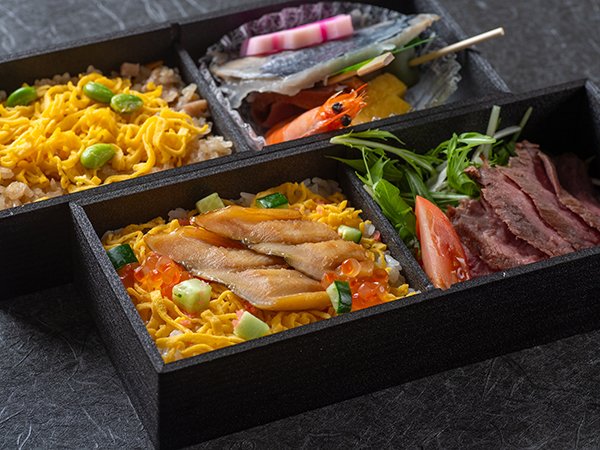 穴子とかしわ飯の二段懐石膳