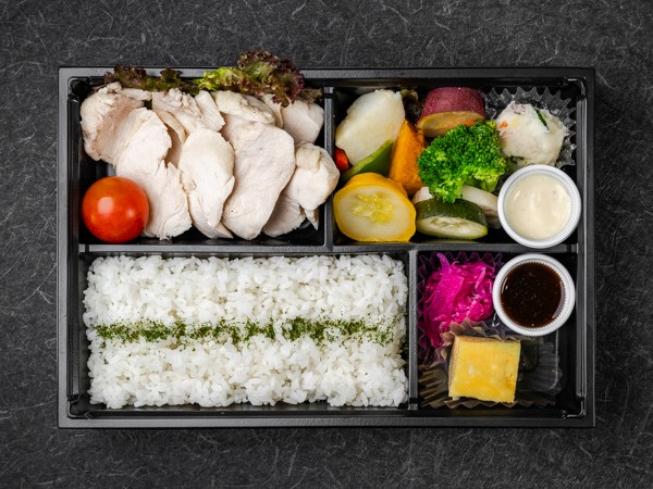 柔らかサラダチキン弁当
