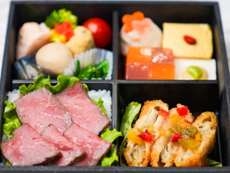 〜白身フライの甘酢あんかけ〜和惣菜の牛ロースト重弁当