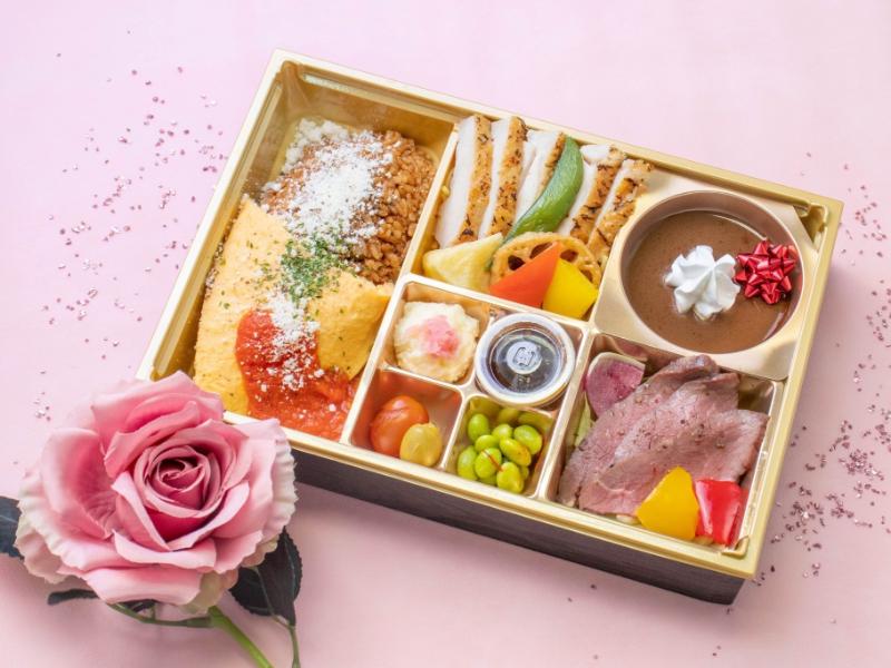【3月31日お届け分まで】バレンタイン＆ホワイトデー限定！大山鶏ステーキとオーガニックローストビーフ特製ふんわりオムライス弁当
