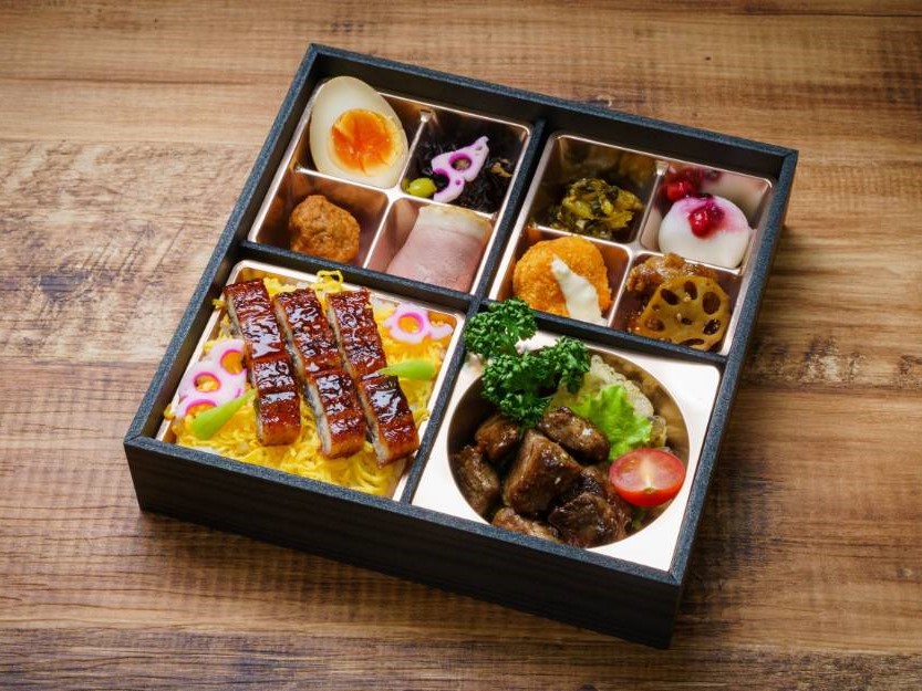 蘿蔔（すずしろ）〜鰻重と特選サイコロステーキ弁当〜（500mlペット茶付き）