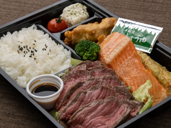 麹漬け焼き鮭と牛ローストビーフ御膳