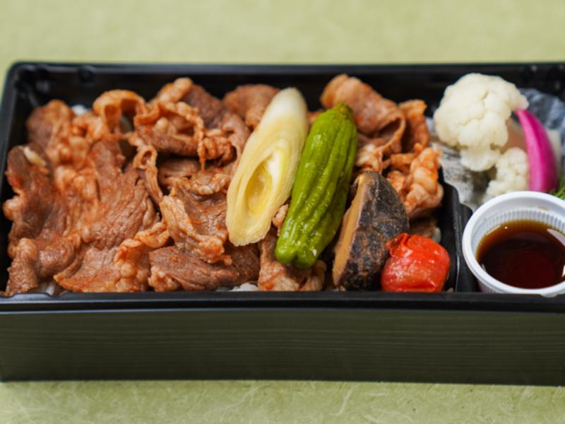 厳選牛トマトすき焼き重