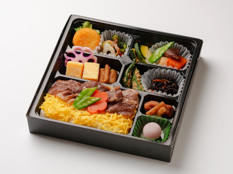 八寸彩御膳　牛すき焼き