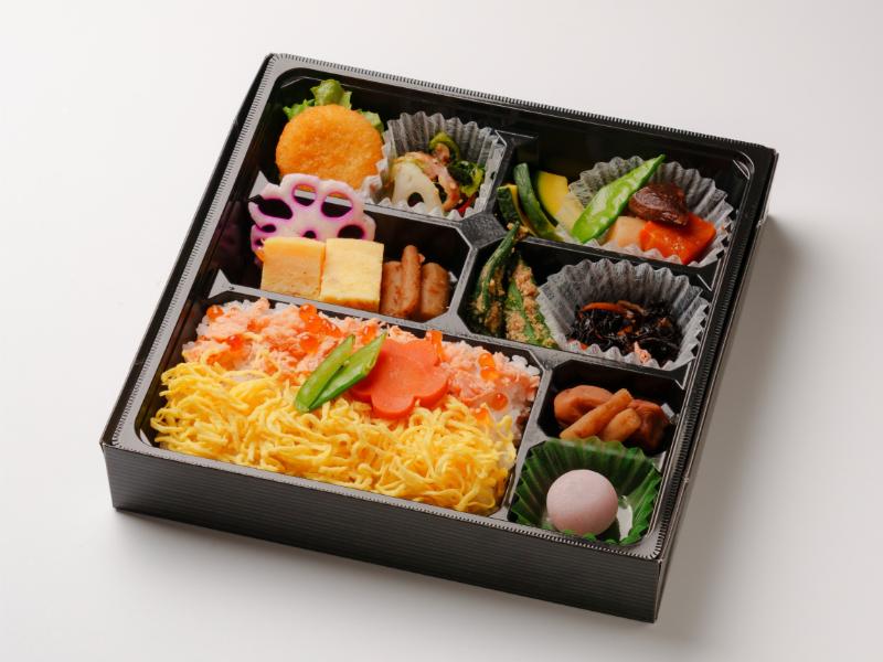 八寸彩御膳　鮭いくら