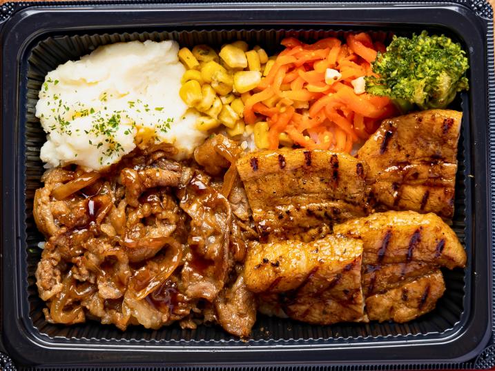 炭火焼A5和牛＆炭火焼和豚もち豚 BOX