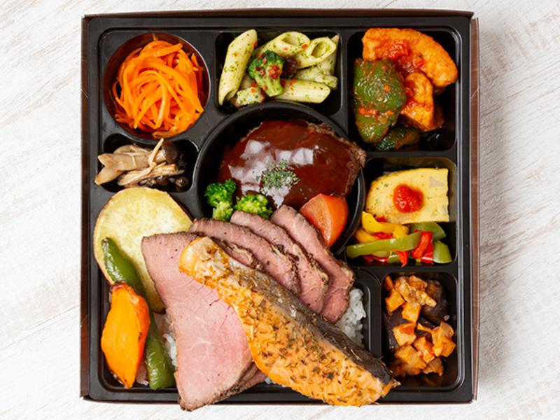 牛デミグラスハンバーグ×鮭の香草焼き×ローストビーフ洋風弁当