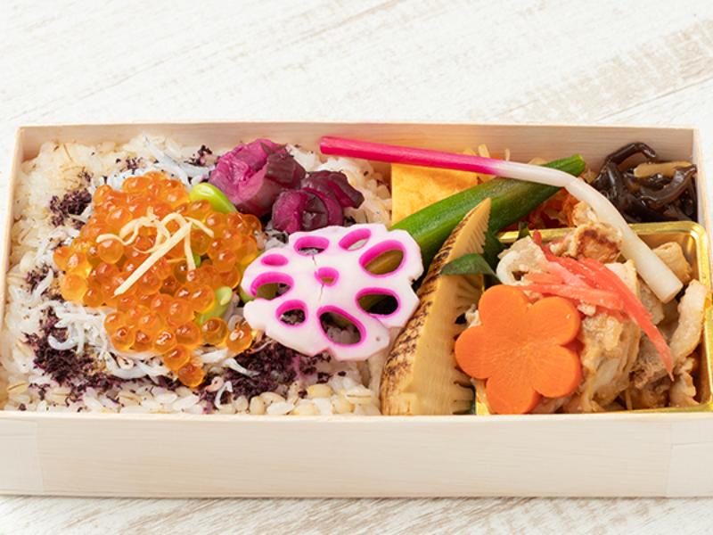 ゆかりしらす弁当　豚肉の生姜焼き