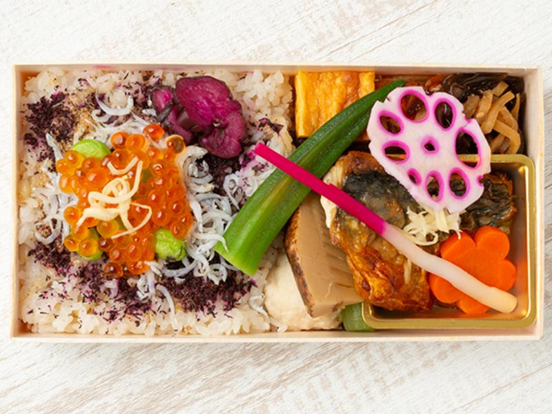 ゆかりしらす弁当　さばの塩焼き〜針生姜添え〜