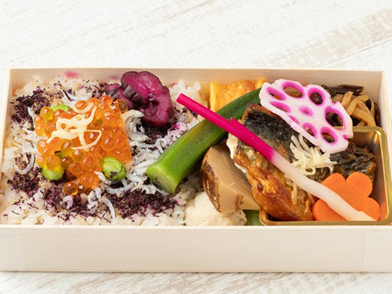 ゆかりしらす弁当　さばの塩焼き〜針生姜添え〜