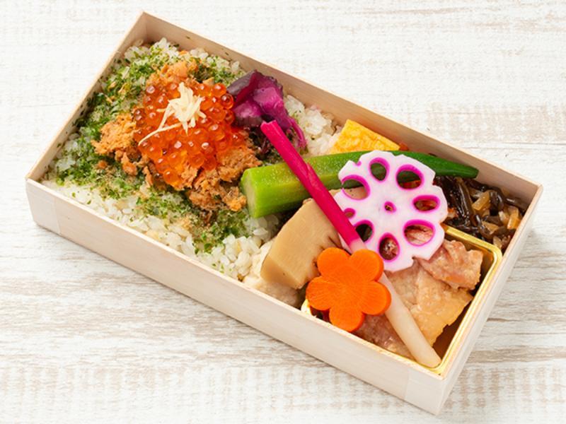 しゃけいくら弁当　鶏もも西京味噌焼き