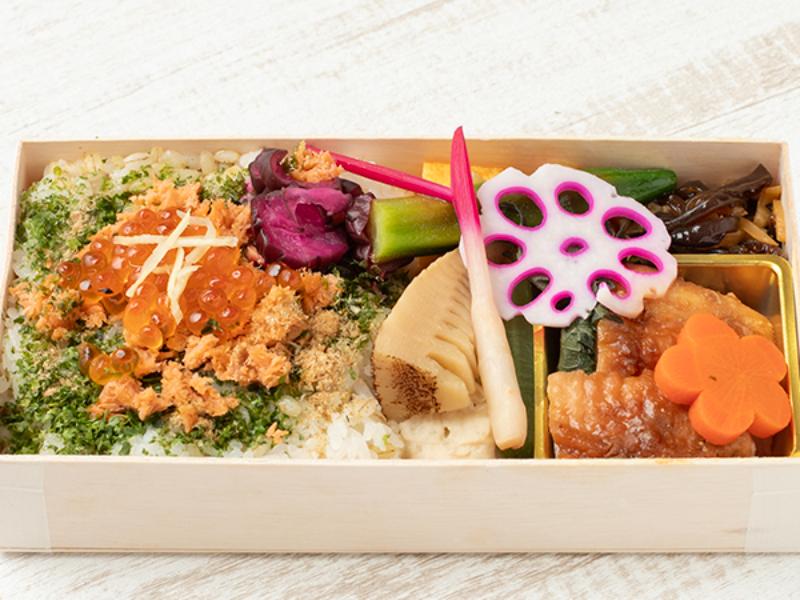 しゃけいくら弁当　鶏もも仙台赤味噌焼き