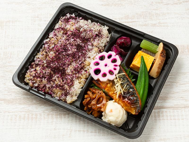ゆかり弁当　サバ塩焼〜針生姜添え〜