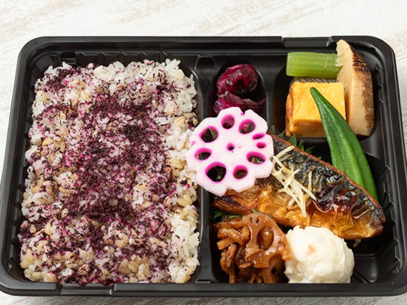 ゆかり弁当　サバ塩焼〜針生姜添え〜
