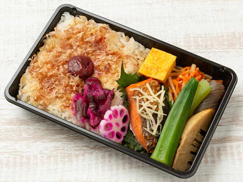 梅おかか弁当　銀鮭の塩焼き〜針生姜添え〜