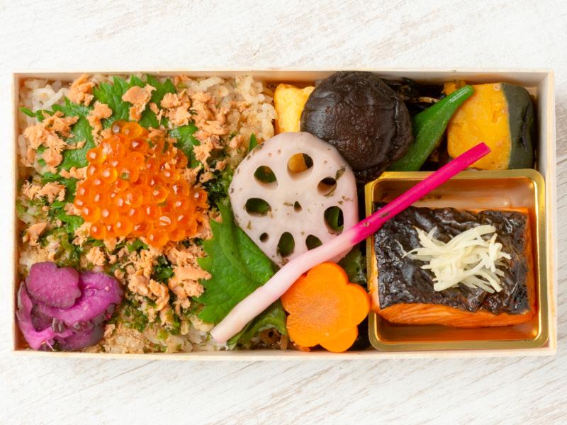 【MTK04】しゃけいくら弁当　銀鮭塩焼き〜針生姜添え〜