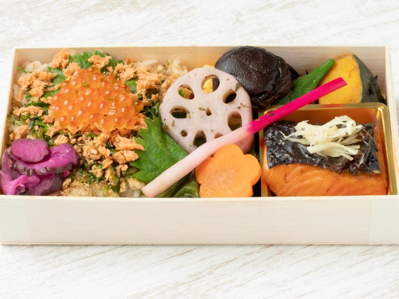 【MTK04】しゃけいくら弁当　銀鮭塩焼き〜針生姜添え〜
