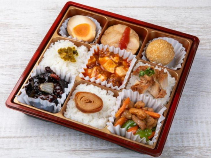 【贅沢9マス】鶏肉とカシューナッツ炒め・黒酢酢豚・麻婆豆腐