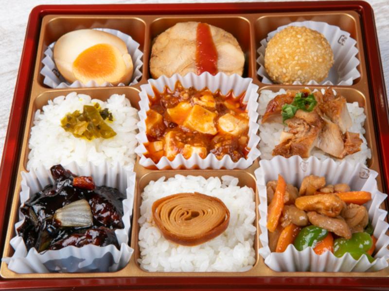 【贅沢9マス】鶏肉とカシューナッツ炒め・黒酢酢豚・麻婆豆腐