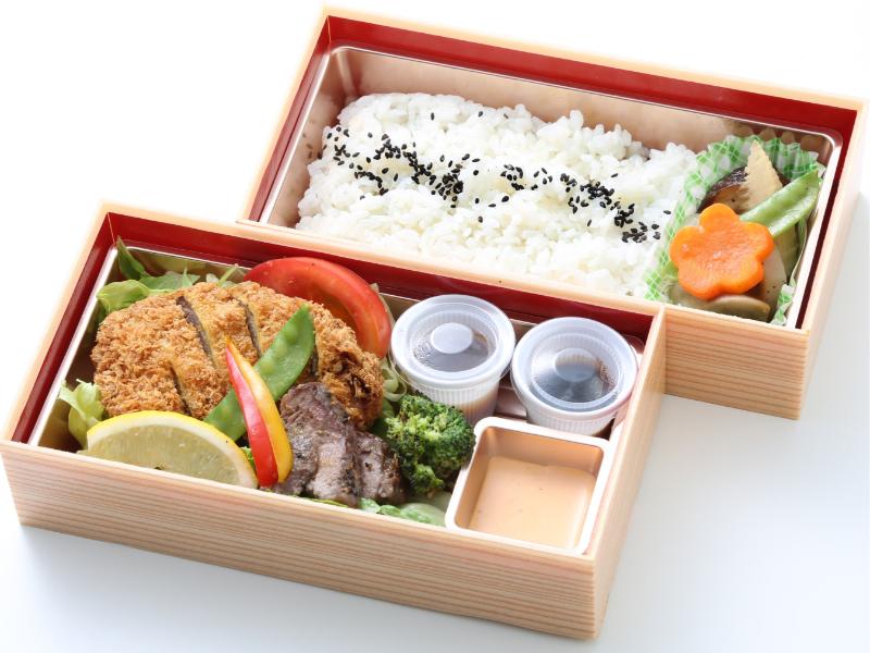 牛カツとステーキ弁当