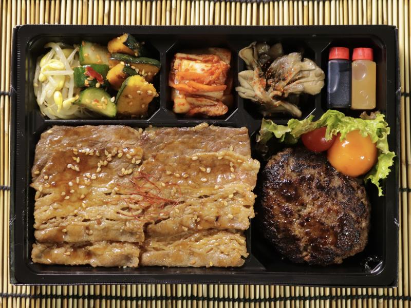 牛カルビ焼肉とハンバーグ弁当