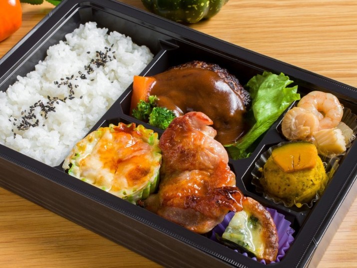 常陸牛まごころハンバーグ　チキングラタン＆ローストチキン