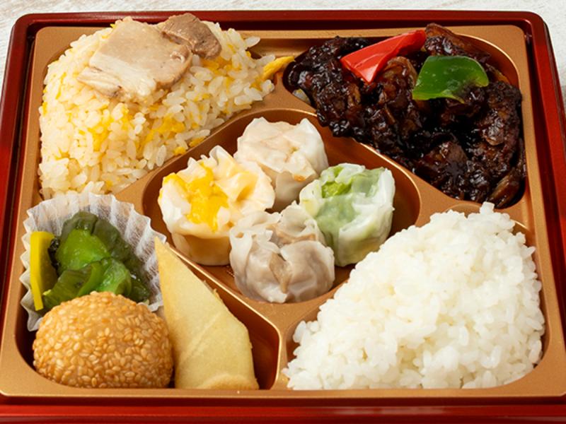 【華やか！】鶏肉黒酢ソース＆焼売スクエア弁当