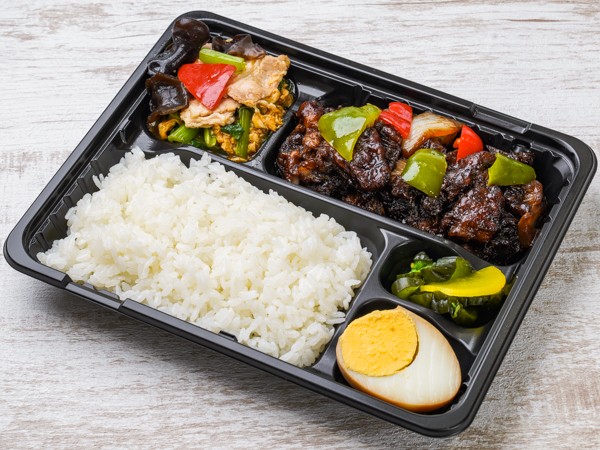 【イイ値！】鶏の黒酢ソース＆木須肉弁当
