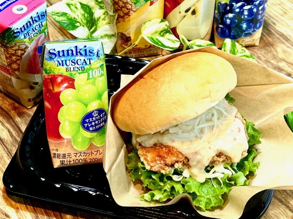 【チキンタツタバーガー】若鶏の醤油仕込み（ドリンク付き）