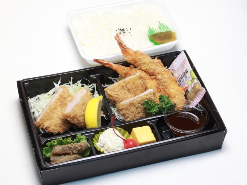 ヒレ２枚とエビフライ２本弁当