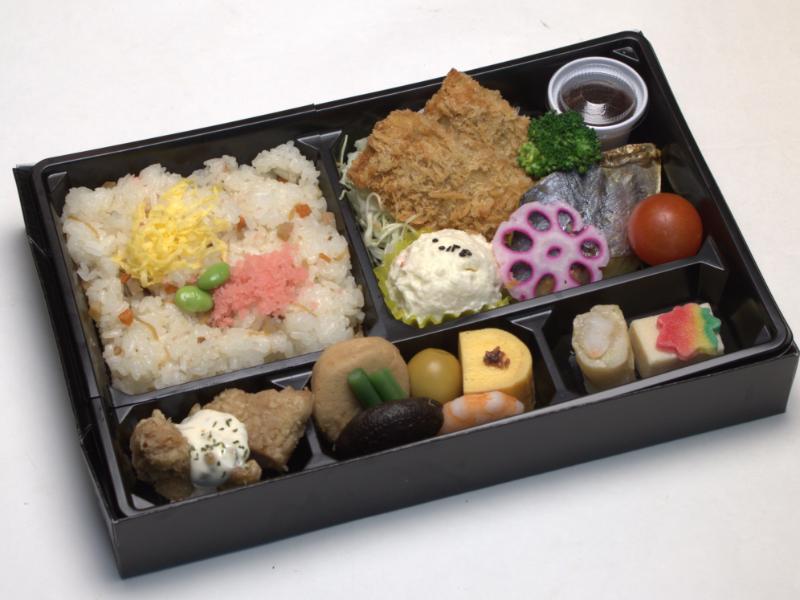 マグロかつと鰆西京焼き弁当