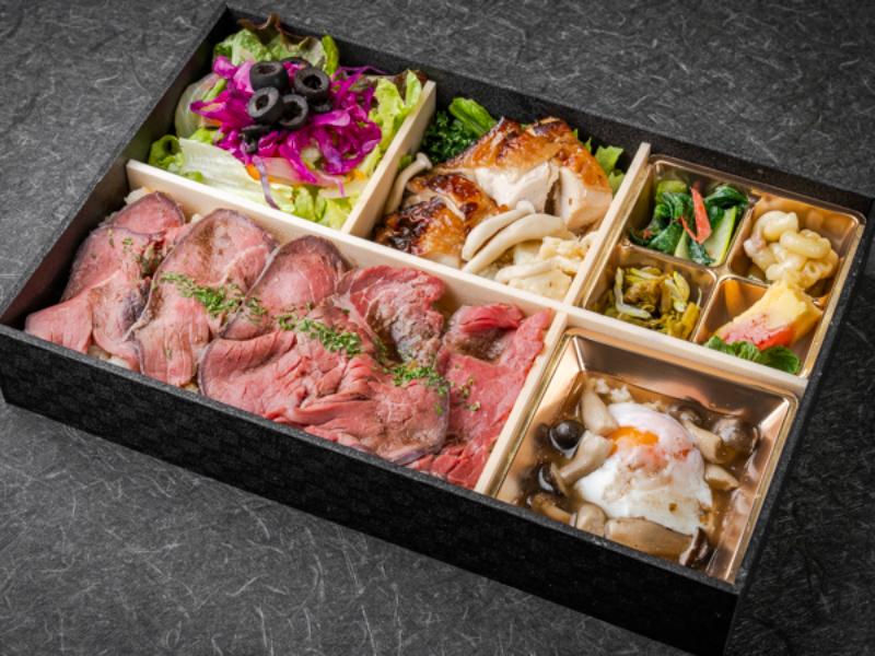 鶏の照り焼きとローストビーフ重