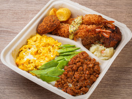 特上フィレカツ＆大海老フライの3色いろどり弁当
