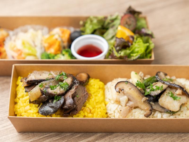 【2段】チキンレバーの赤ワイン煮&ポルトガル風白身魚のソテー