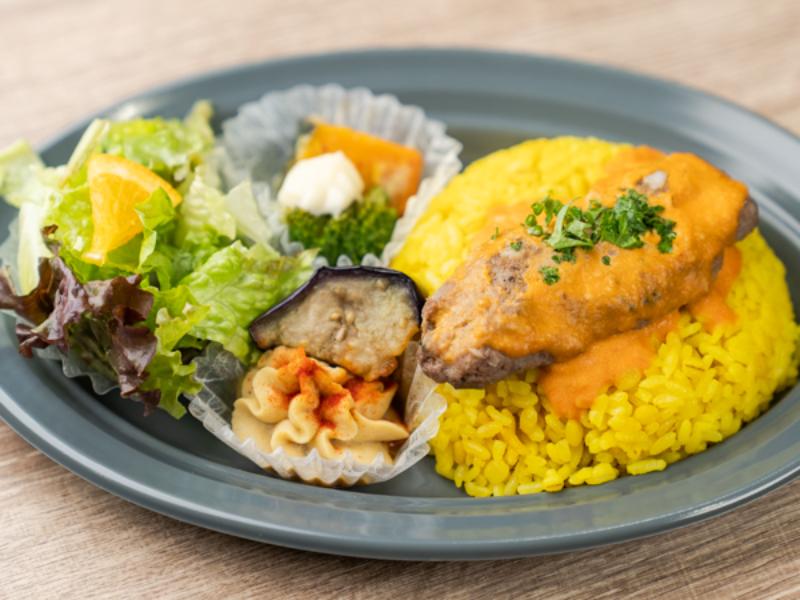 【プレート】牛肉ケバブのタヒニソース