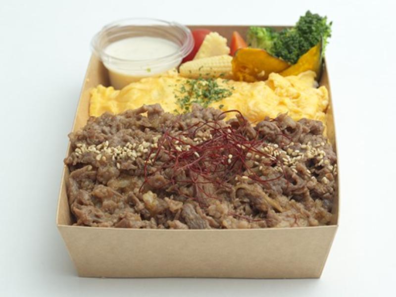 オムカルビ弁当（シーザーサラダ付）