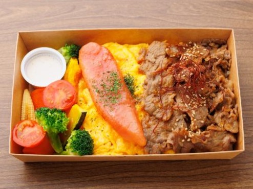 博多明太子丸ごと１本！オムカルビ弁当（シーザーサラダ付き）