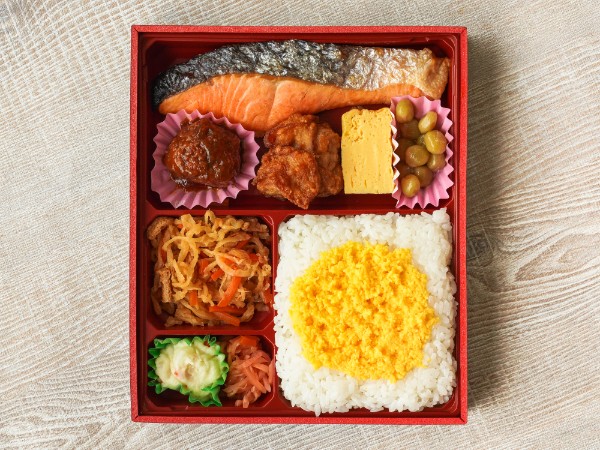 とんかつ まい泉の銀鮭弁当 950円 お弁当デリ お弁当の配達デリバリー