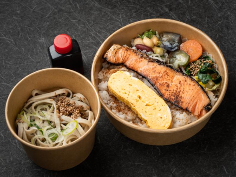 国産そばと炙り焼き鮭弁当