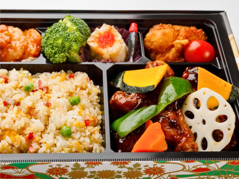 黒酢酢豚とプリプリ海老チリソース弁当