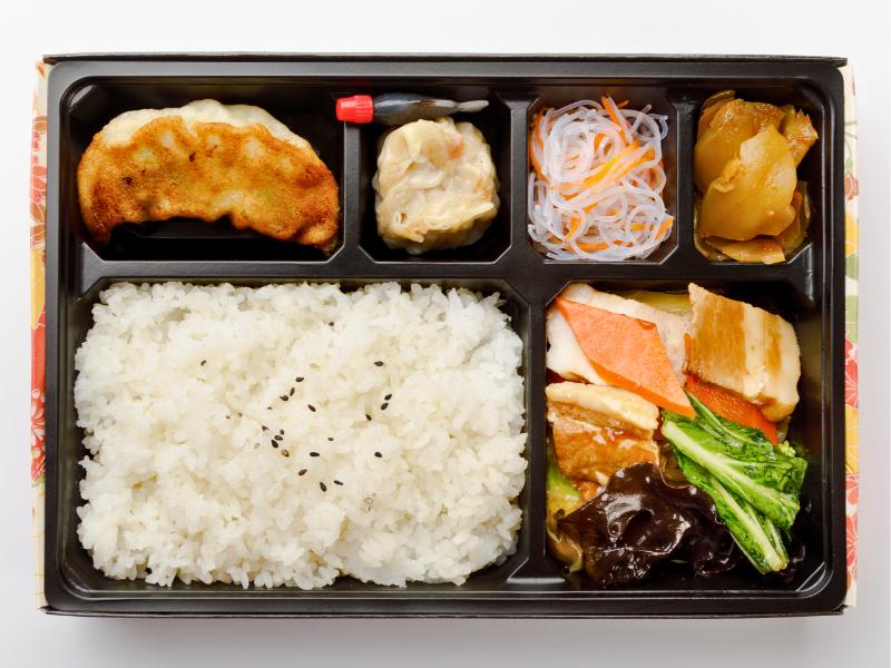 豚バラ肉野菜炒めと餃子弁当
