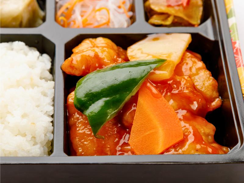 白身魚の甘酢と餃子弁当