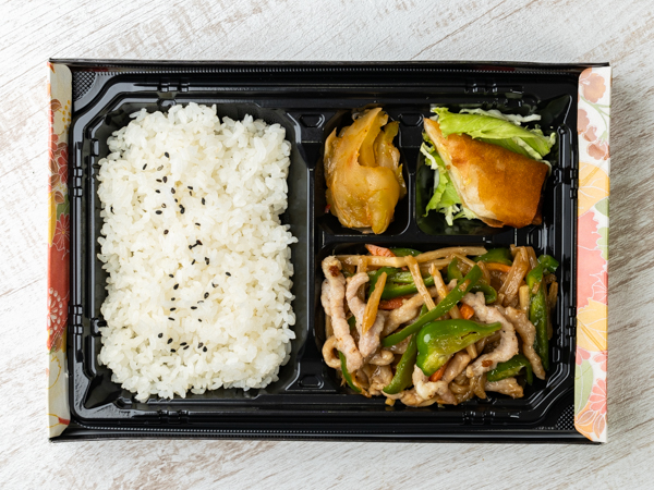 中華 煌朝（こうちょう）の青椒肉絲弁当 800円｜【お弁当デリ】お弁当の配達デリバリー