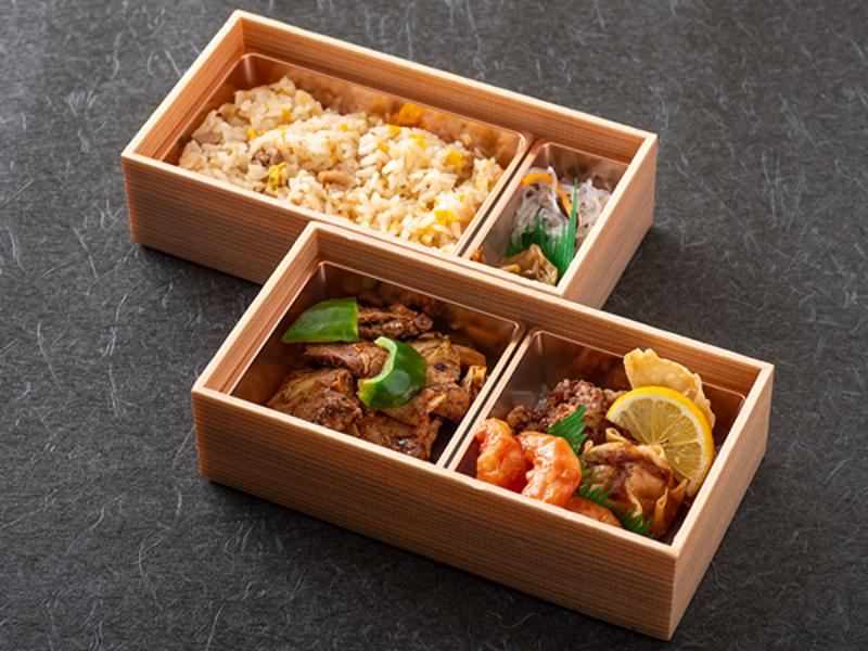 回鍋肉と海老チリとチャーハンの豪華二段弁当