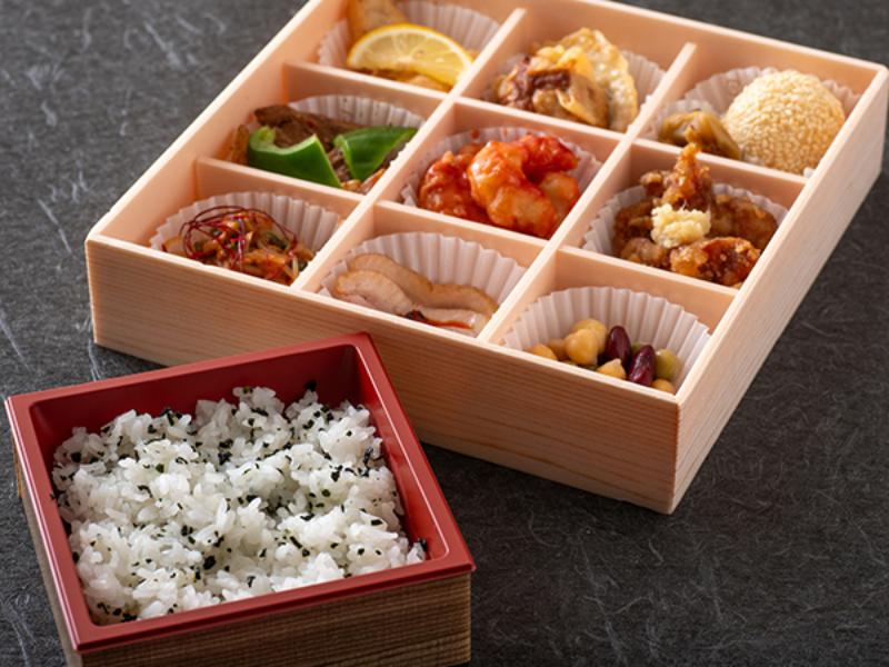 四川風中華幕内とわかめご飯