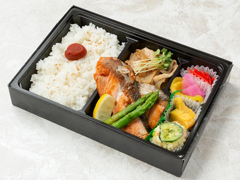 豚の生姜焼き＆焼き鮭弁当